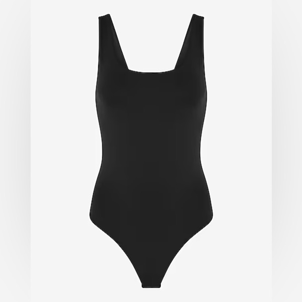 Express Body Contour High Compression Scoop Neck Bodysuit